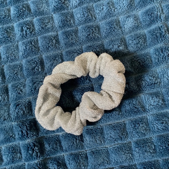 SCRUNCHIES! 💗 - Picture 4 of 7